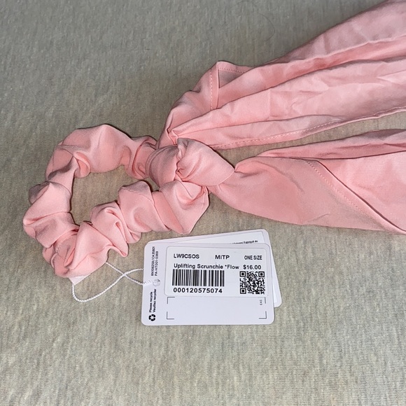 Lululemon Uplifting Scrunchie Flow - Picture 4 of 4